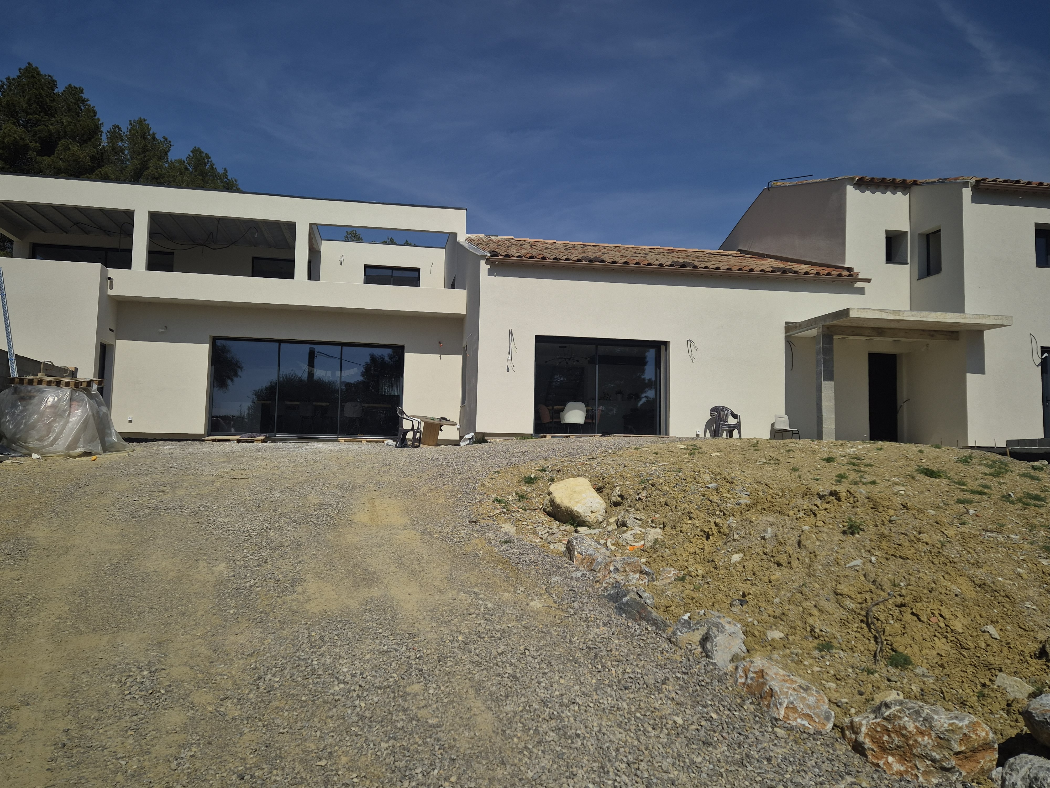 Après — Extension contemporaine toit plat Moussan 2026 — Travaux Confort